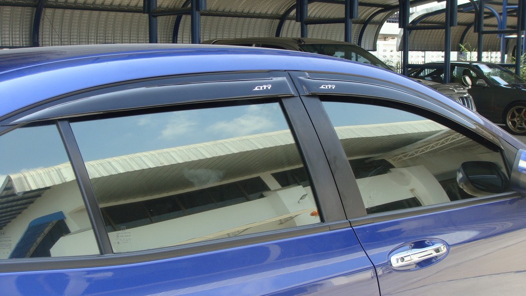 กันสาดประตู