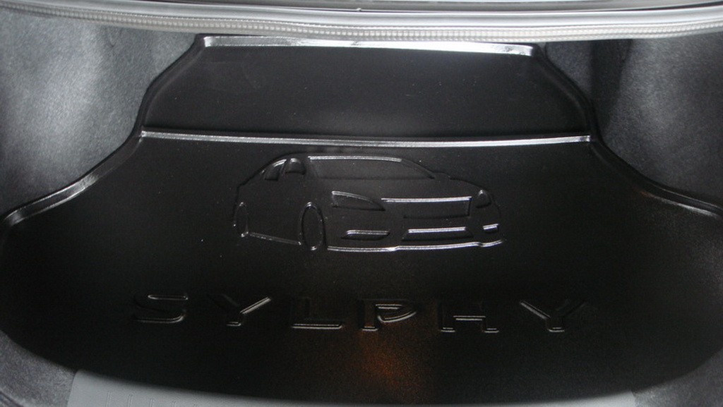 ถาดวางของท้ายรถ