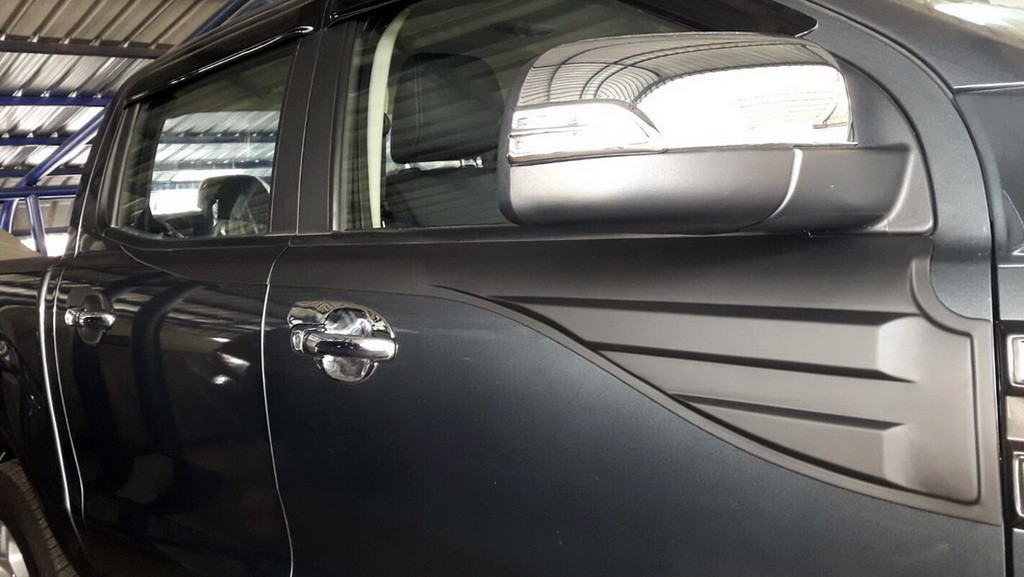 คิ้วขอบประตูตัวบน