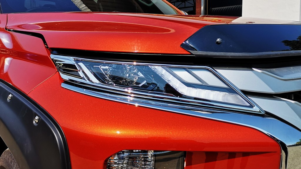 ครอบไฟ (หน้า)