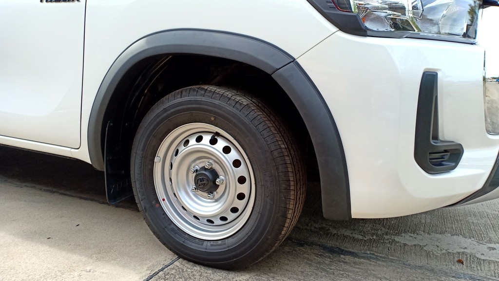 คิ้วล้อ (V.8) ตัวเตี้ย