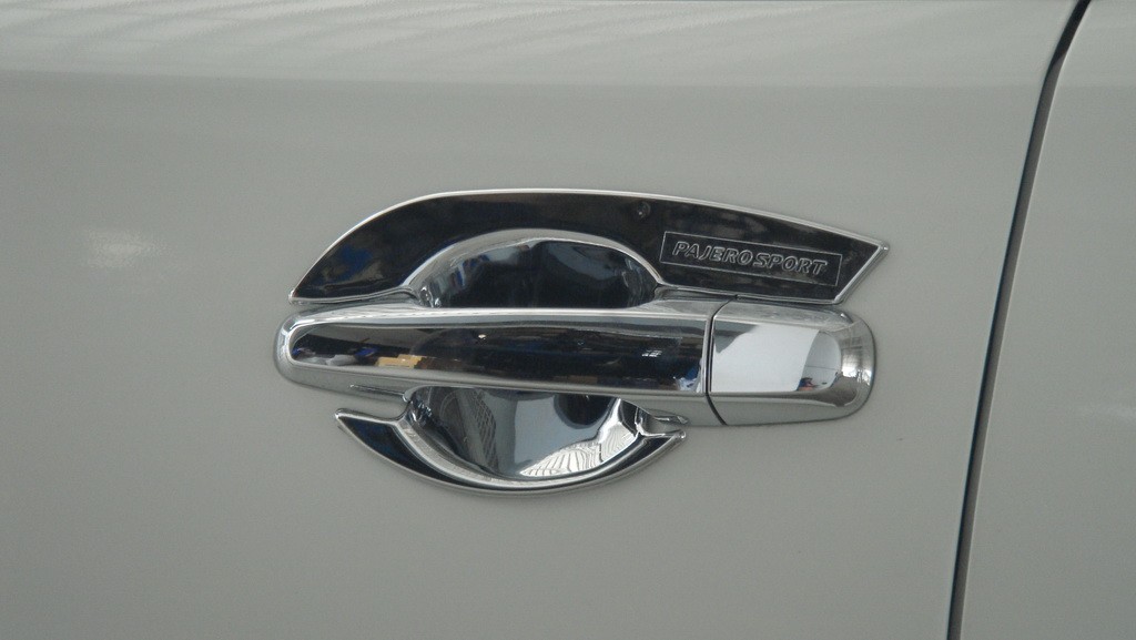 ถาดรองมือเปิดประตู