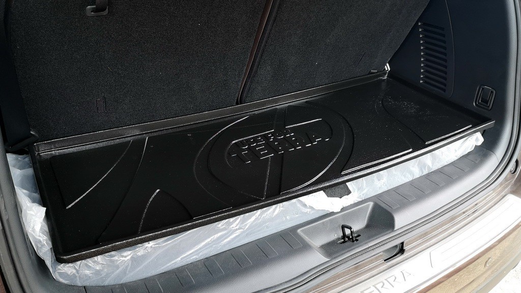 ถาดวางของท้ายรถ