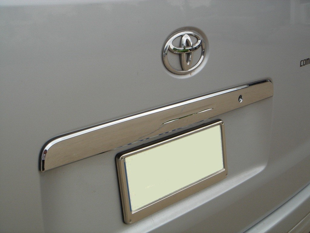 คิ้วฝาท้าย