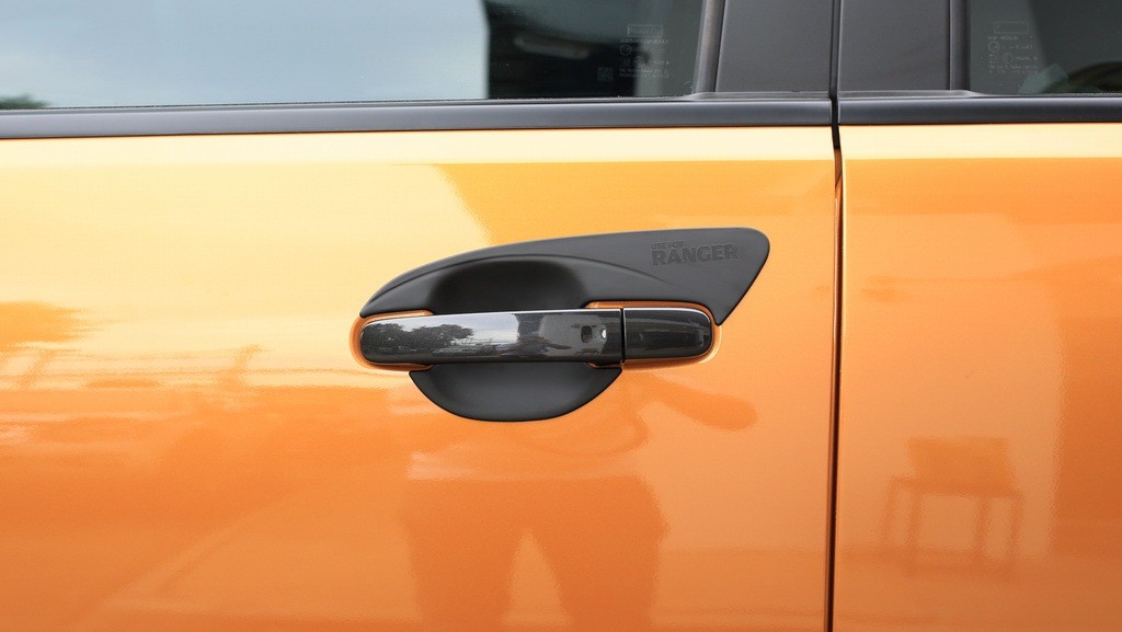 ถาดรองมือเปิดประตู