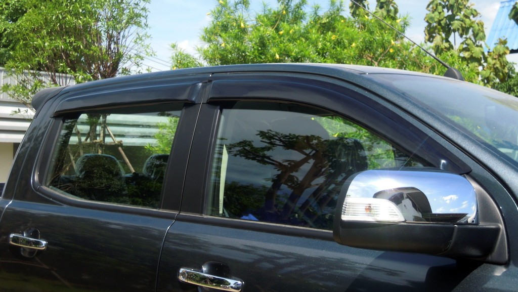 กันสาดประตู