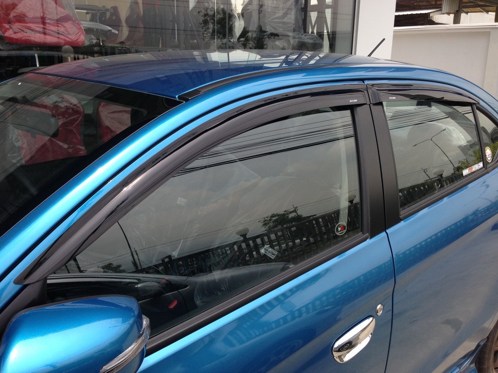 กันสาดประตู