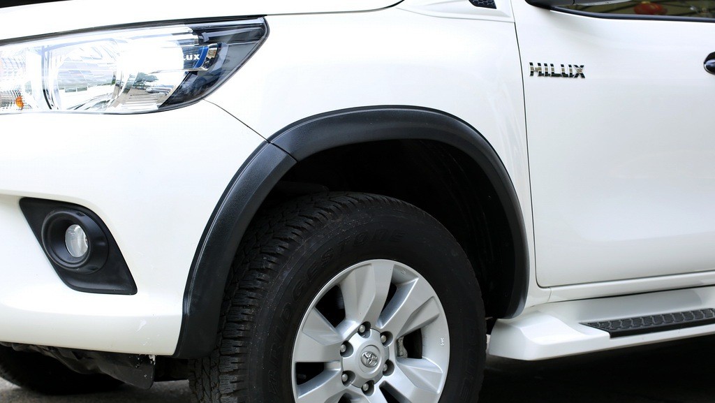 คิ้วล้อ (V.8) 6 ชิ้น 3"