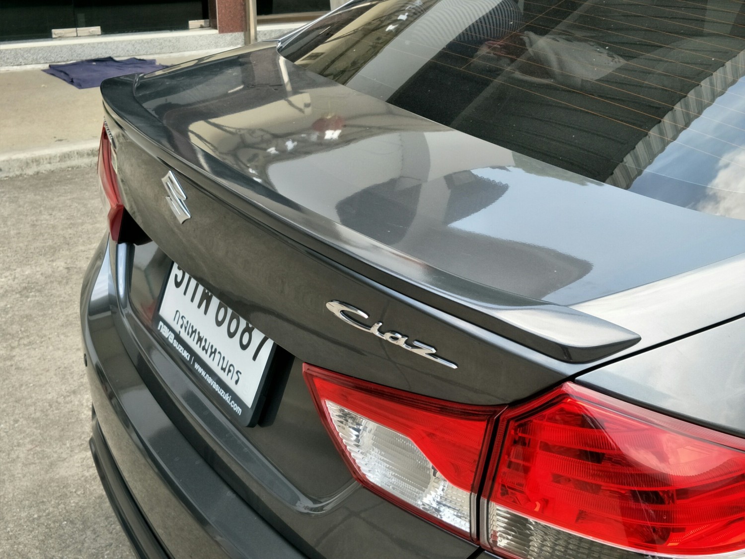 สปอยเลอร์ (หลัง) ทรงแนบ