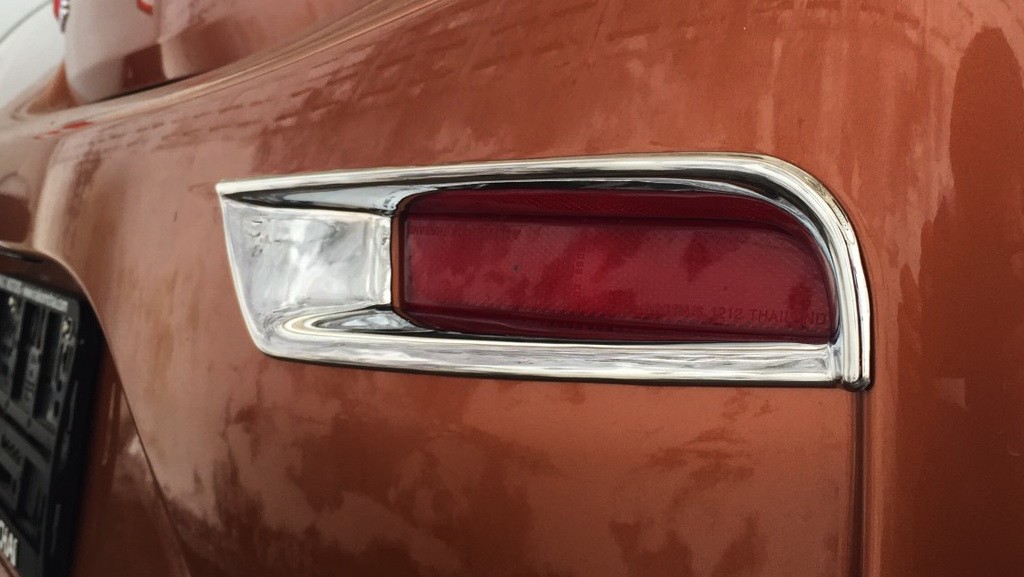 ครอบไฟทับทิมท้าย