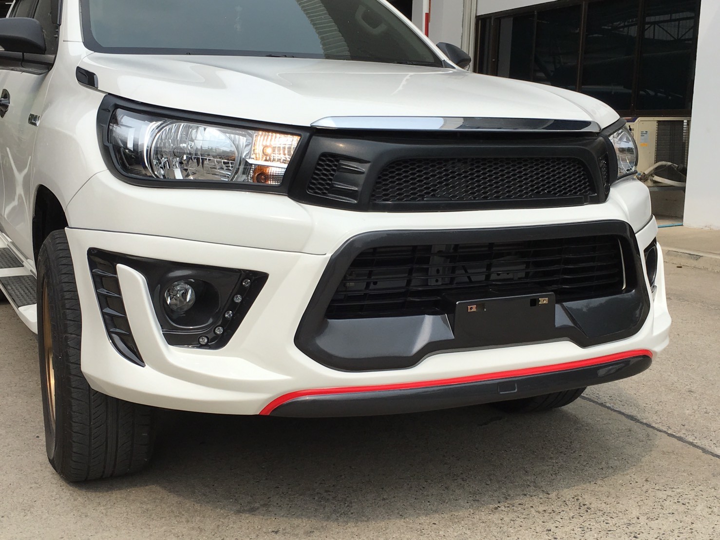 เกิร์ต (หน้า) มีไฟ LED