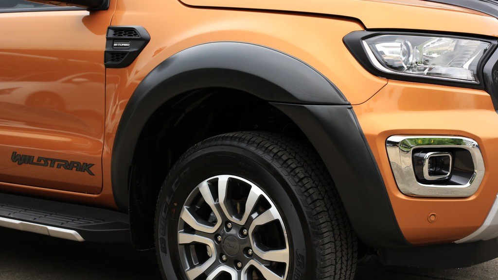 คิ้วล้อ (V.1) 6 ชิ้น 6 นิ้ว ทรงเรียบ แบบใส่ยาง