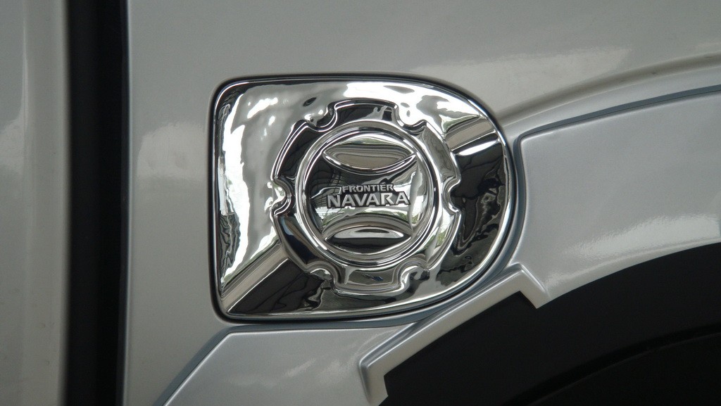 ครอบฝาถังน้ำมัน (รุ่นแค๊บ) ตัวเตี้ย 2WD