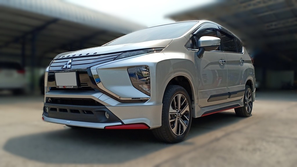 ชุดแต่งรอบคัน (V.3) 4 ชิ้น มีไฟ LED พร้อมท่อหลอก