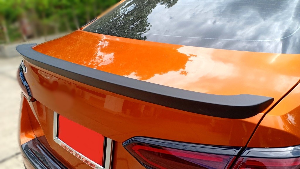 สปอยเลอร์ (หลัง) ทรงแนบ