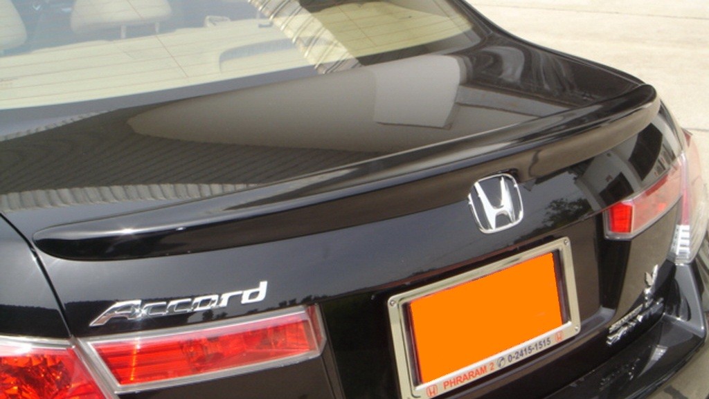 สปอยเลอร์หลัง (แบบแนบฝากระโปรง)