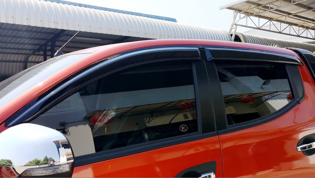 กันสาดประตู