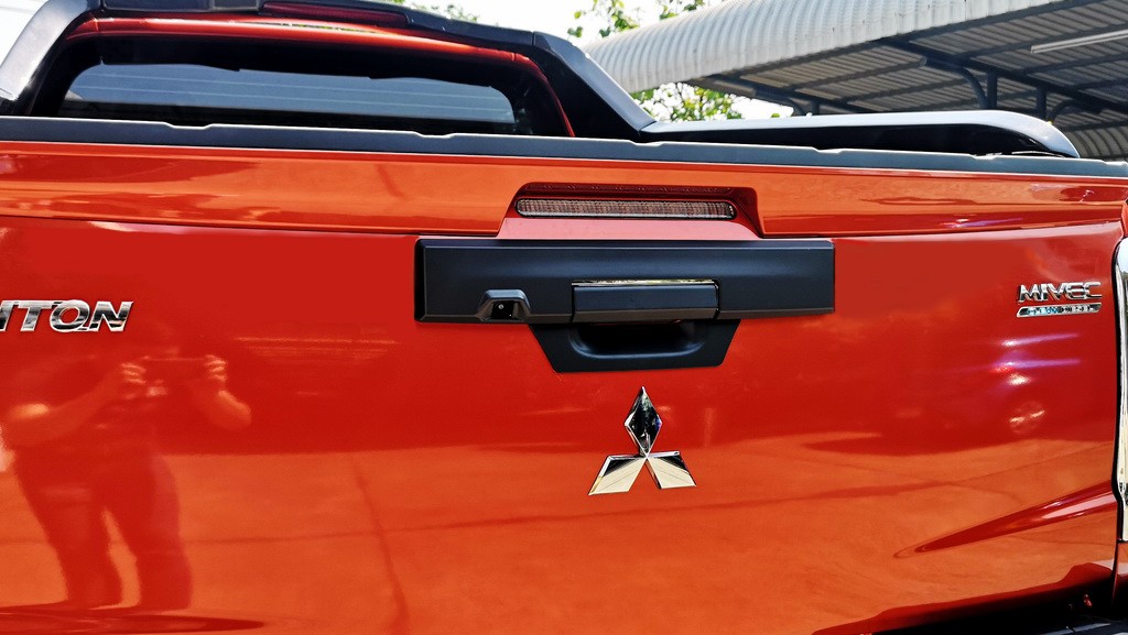 ครอบมือเปิดท้ายกระบะ (3 ชิ้น)