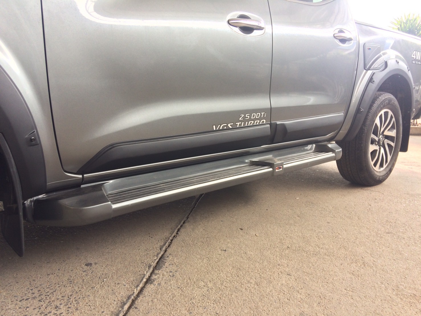 กันกระแทกข้างประตู