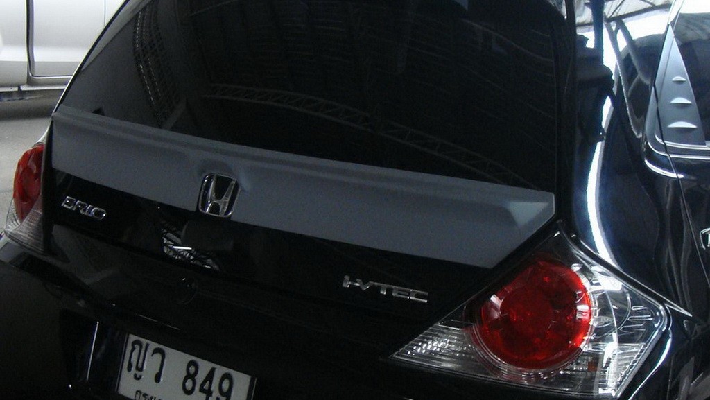 สปอยเลอร์  (กลาง)