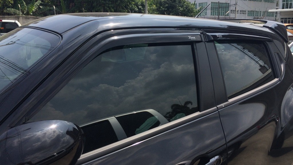 กันสาดประตู