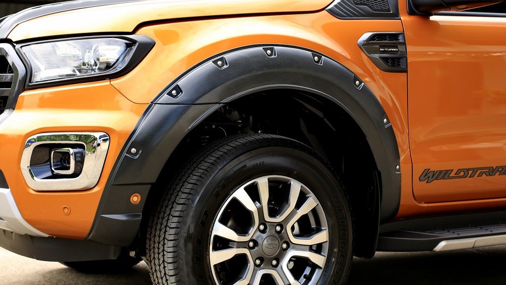 คิ้วล้อ (V.4) 6 ชิ้น 6 นิ้ว มีน๊อต