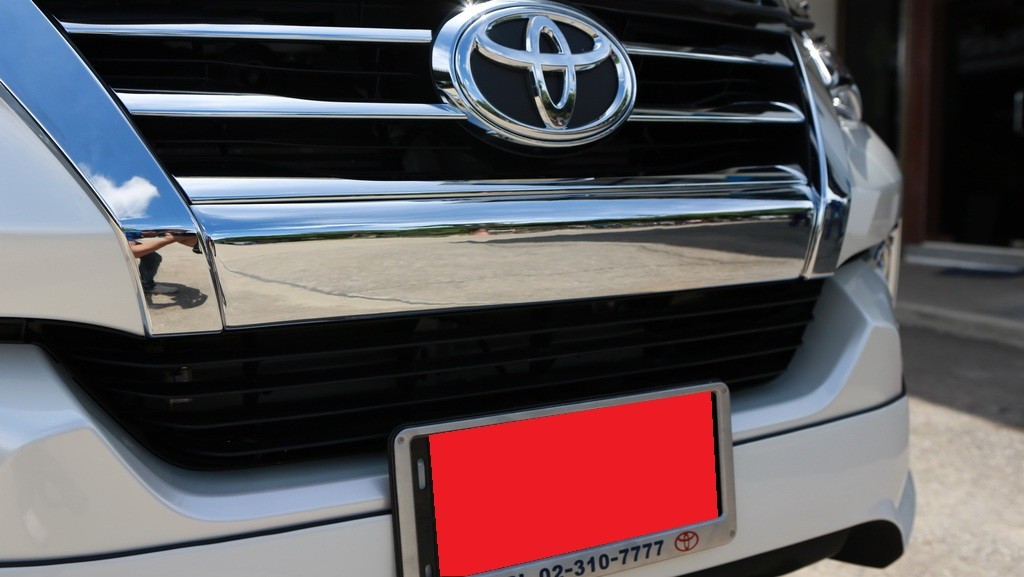 คิ้วกันชนหน้า