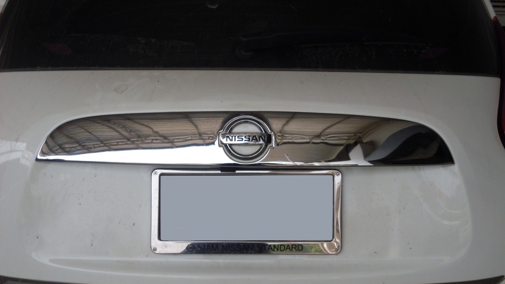 คิ้วฝากระโปรงท้าย (ตัวบน)