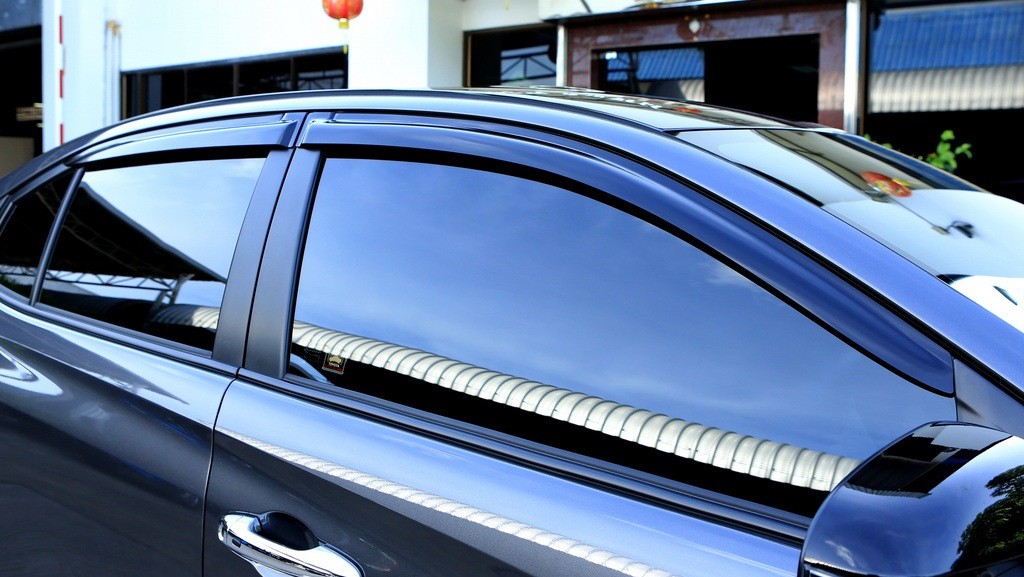 กันสาดประตู