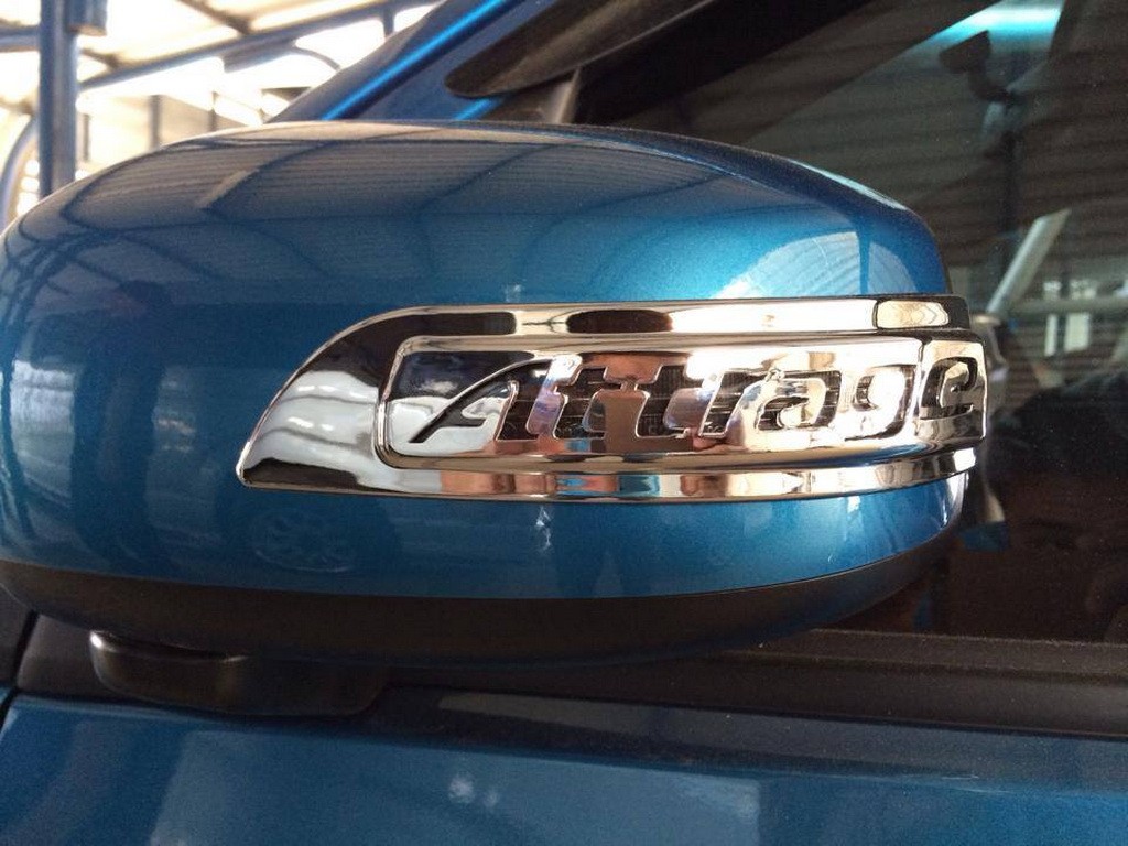 ครอบไฟเลี้ยวกระจกมองข้าง