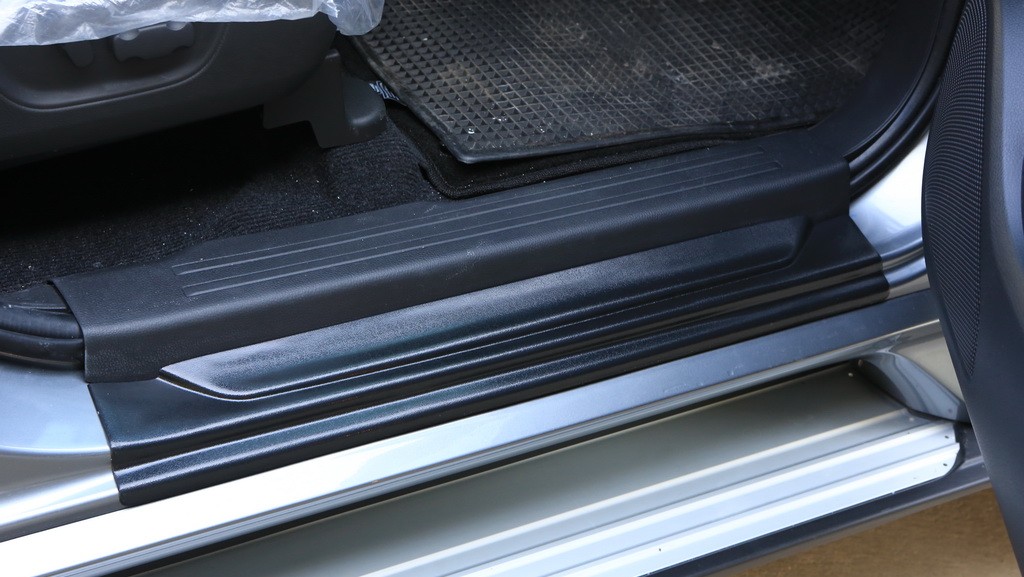 กันรอยชายประตู