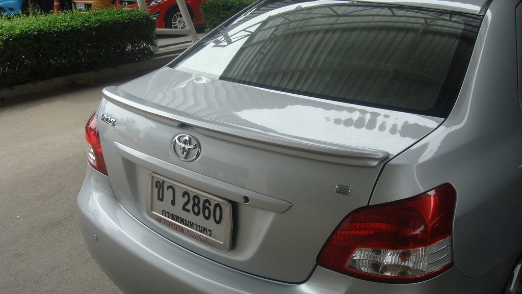 สปอยเลอร์ (หลัง) ทรง TRD แบบแนบฝากระโปรง