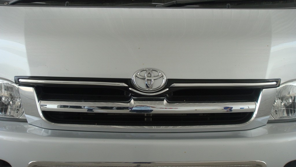 คิ้วฝากระโปรงหน้า (V.2)