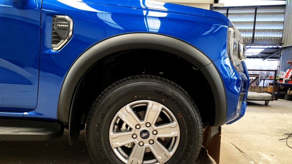 คิ้วล้อ (V.8) 6 ชิ้น 3 นิ้ว สำหรับรุ่น XLT