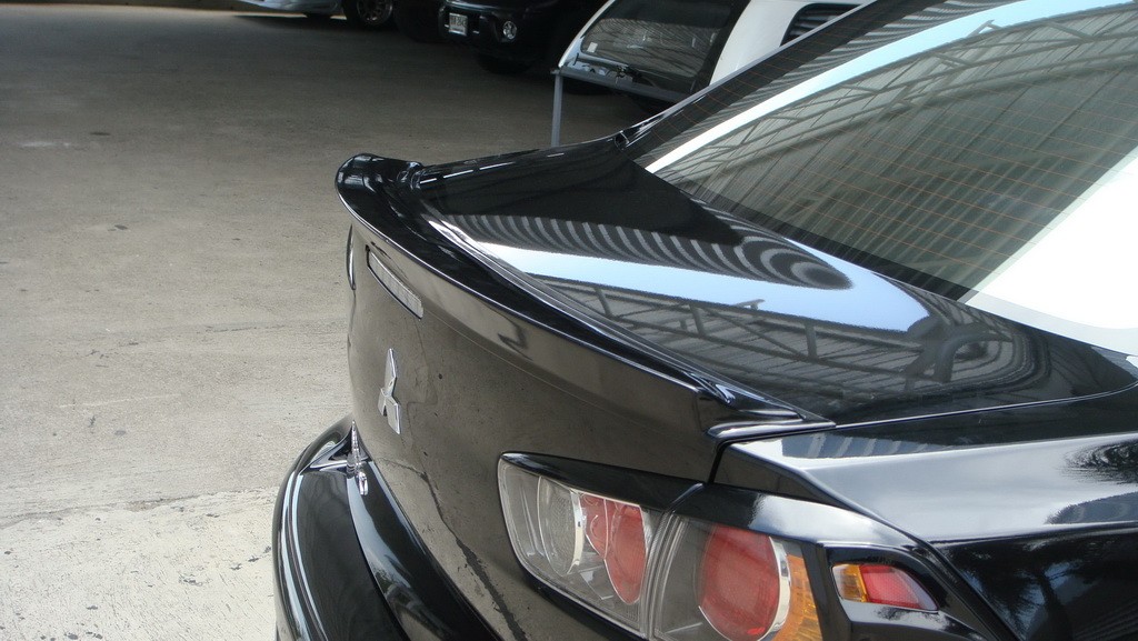 สปอยเลอร์ (หลัง) ทรงแนบ