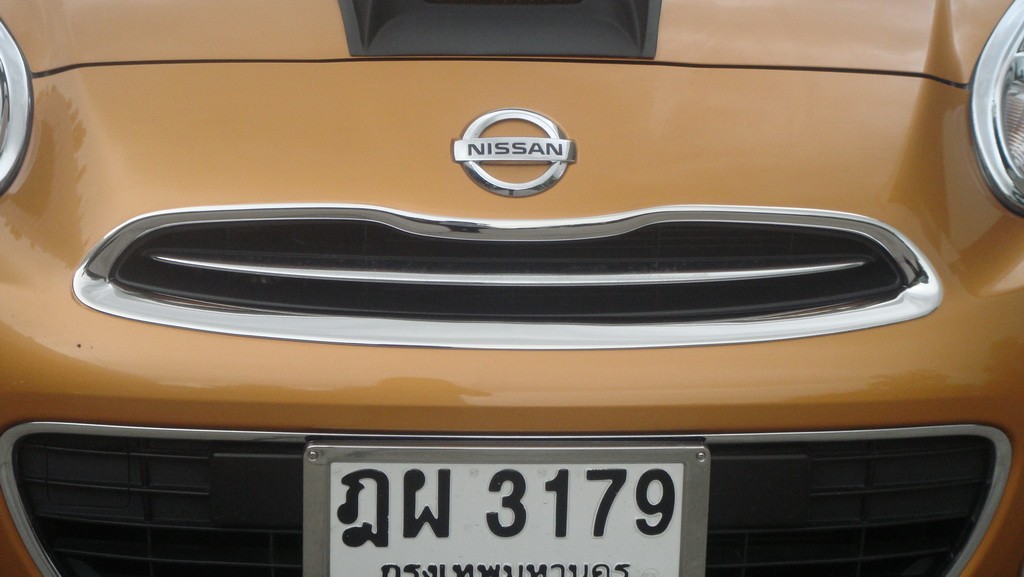 คิ้วกระจังหน้า