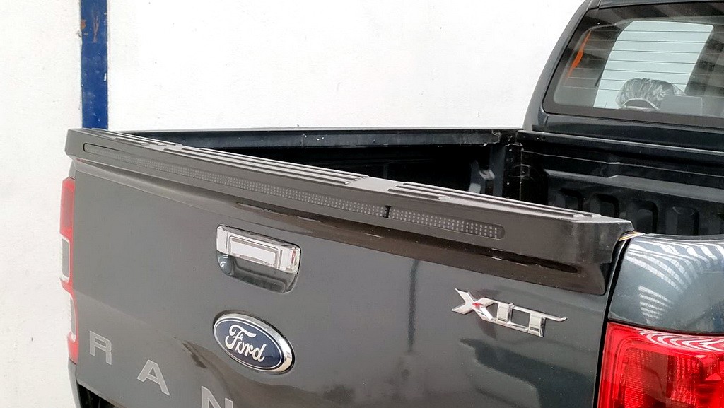 กันรอยขอบกระบะ (V.2) มีไฟ