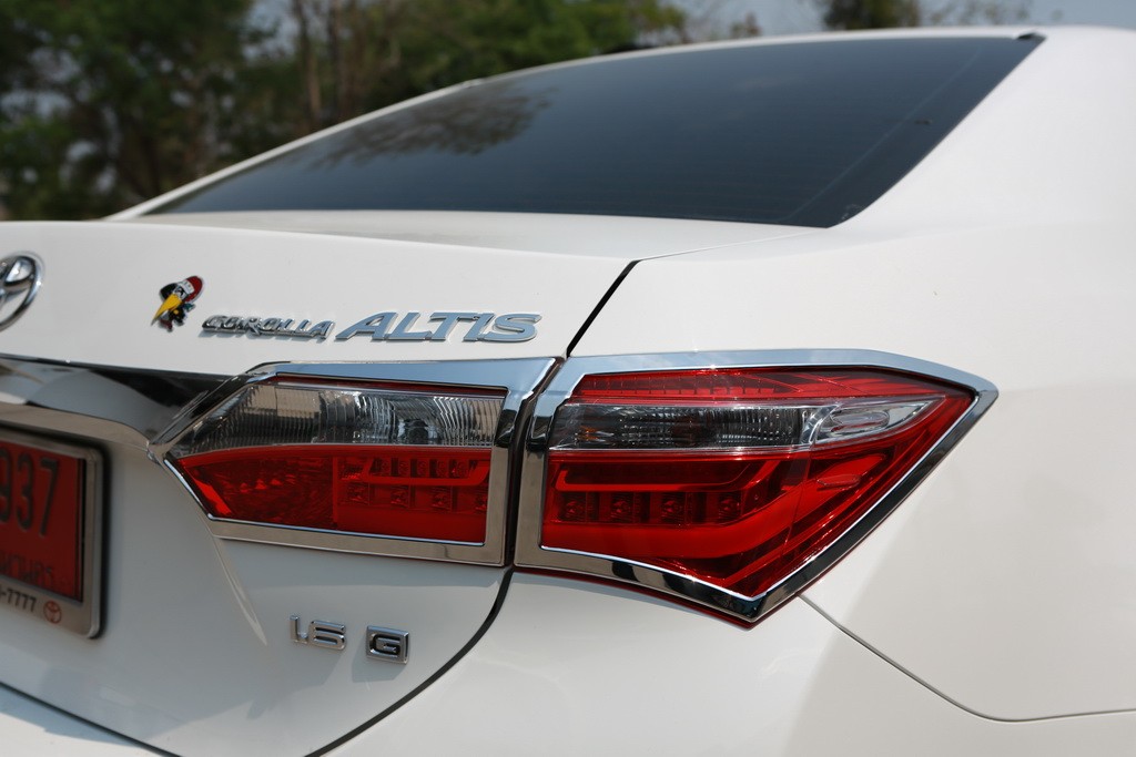 ครอบไฟ (ท้าย) 4 ชิ้น