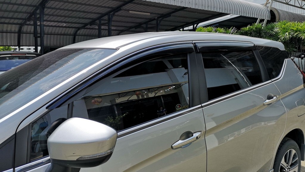 กันสาดประตู