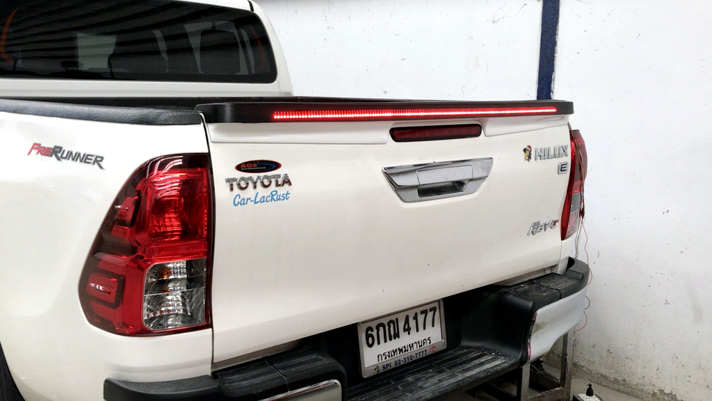 สปอยเลอร์ฝาท้ายกระบะ (V.2) มีไฟ LED