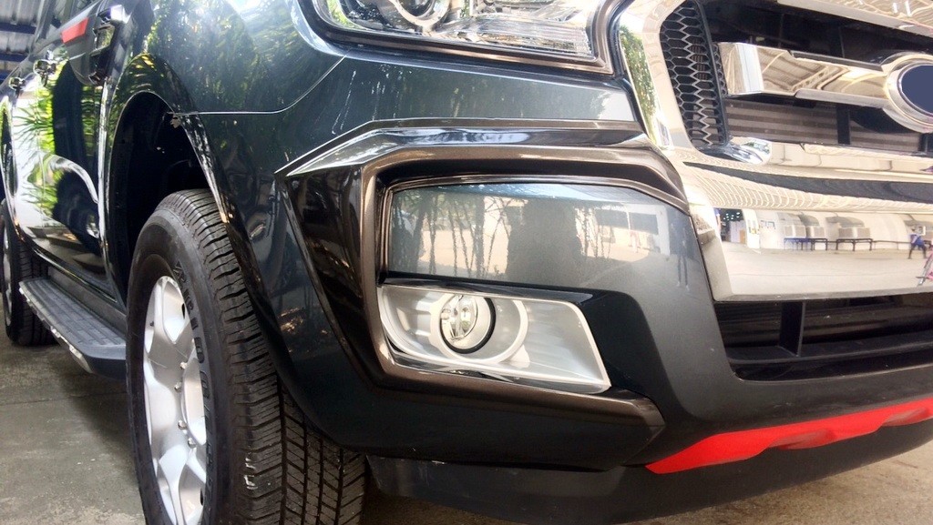 ครอบมุมกันชนหน้า (2 ชิ้น)