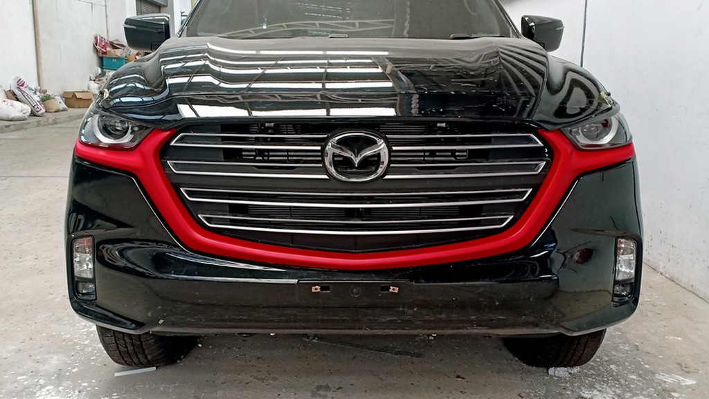 คิ้วกระจังหน้า (ตัวล่าง)