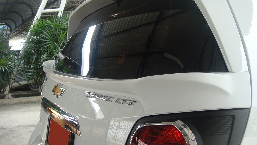 สปอยเลอร์ (กลาง)