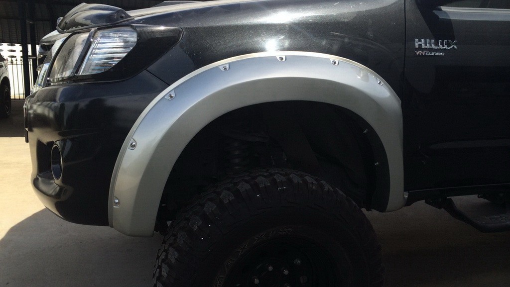 คิ้วล้อ (V.2) มีน๊อต 7 นิ้ว 6 ชิ้น