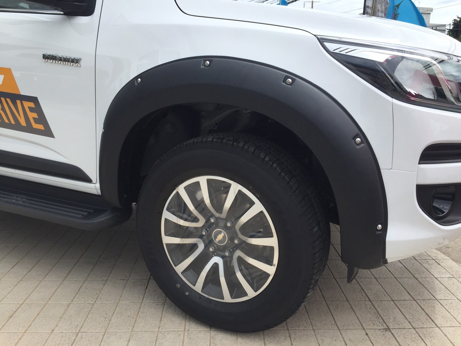 คิ้วล้อ (V.2) มีน๊อต 4 ชิ้น