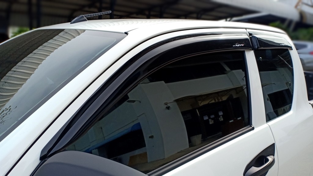 กันสาดประตู (รุ่นแค๊บ)