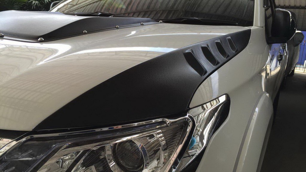 ช่องลมหลอกข้างฝากระโปรงหน้า