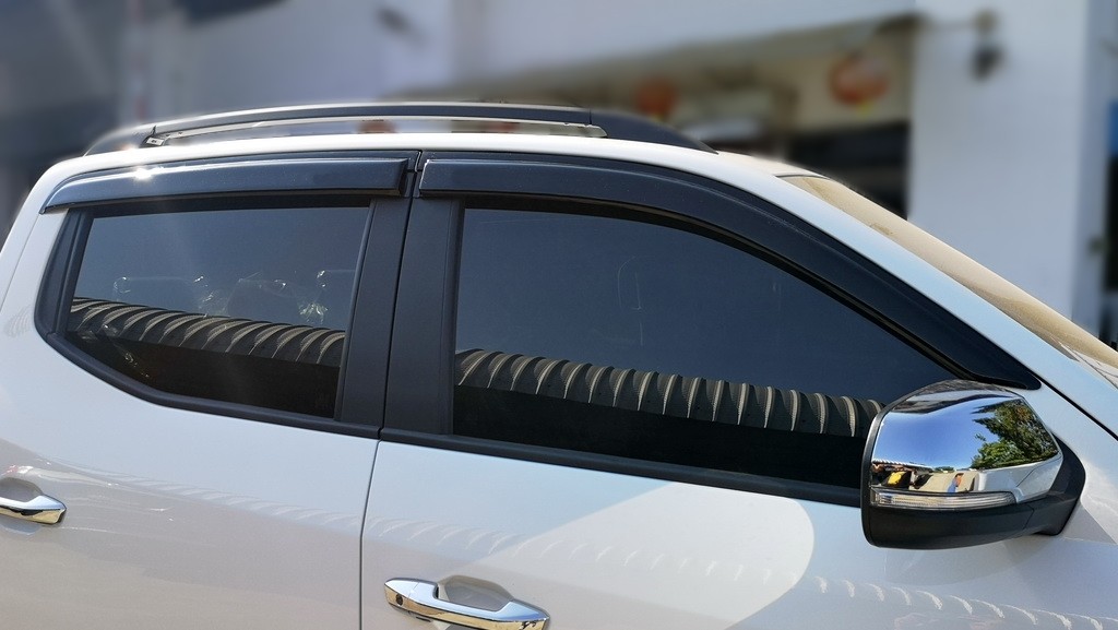 กันสาดประตู