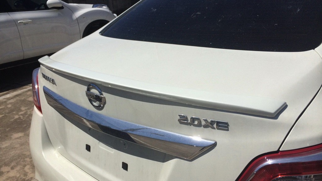 สปอยเลอร์ (หลัง) ทรงแนบ