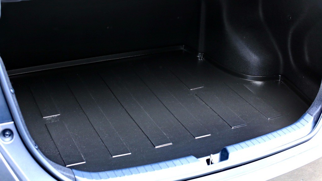 ถาดวางของท้ายรถ